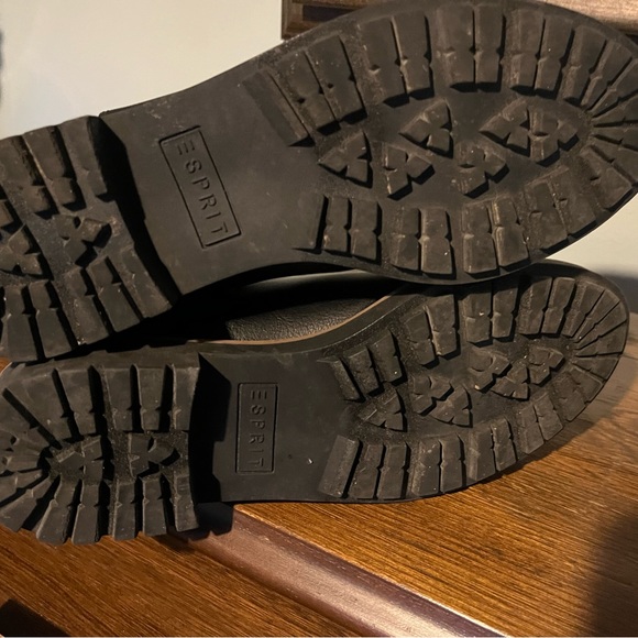 black espirit  Chelsea boots. - Picture 3 of 3